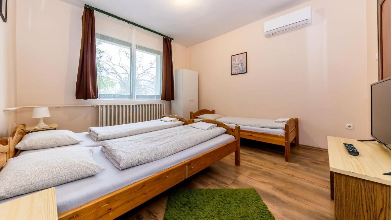Csillagtura Panzio Bed & Breakfast Eger Exterior photo